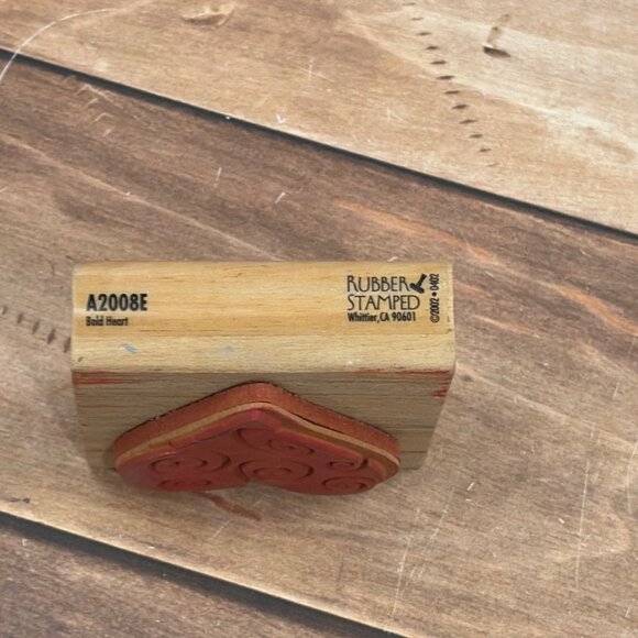 2002 RUBBER STAMPEDE A2008E BOLD HEART WOOD MOUNTED RUBBER STAMP SWIRLS - Picture 2 of 4